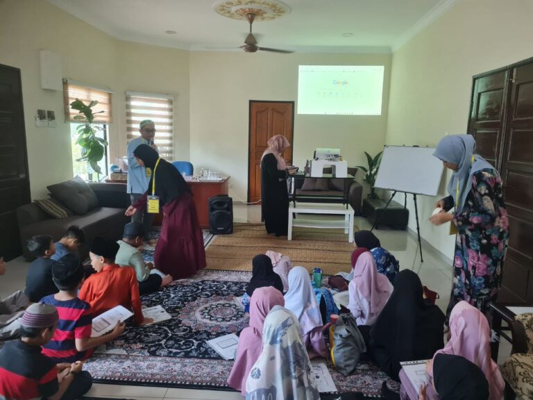 Kelab al-Quran menganjurkan Kursus Smart Solat untuk remaja.